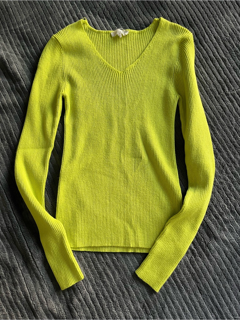 LA MIEL Neon Lime Ribbed V‑Neck Long Sleeve Top